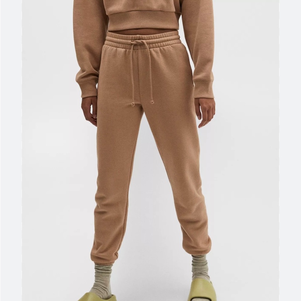 Aritzia TNA Airy Fleece Boyfriend Joggers
